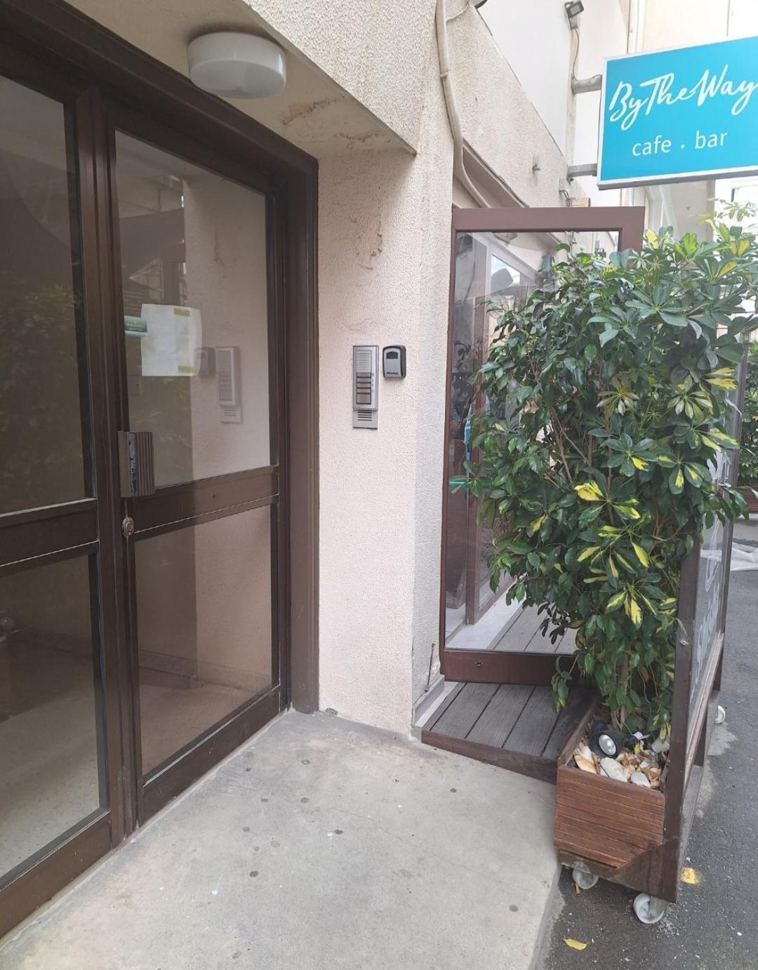 By The Way Apartment لارنكا المظهر الخارجي الصورة