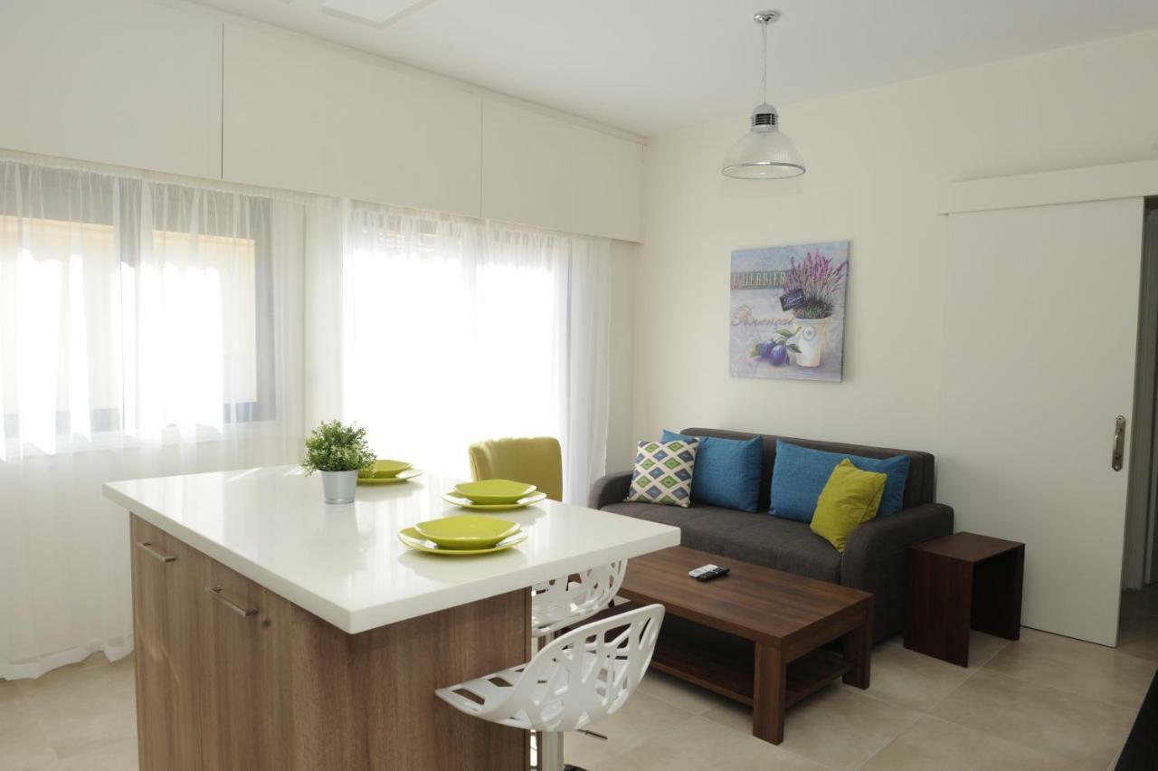 By The Way Apartment لارنكا المظهر الخارجي الصورة
