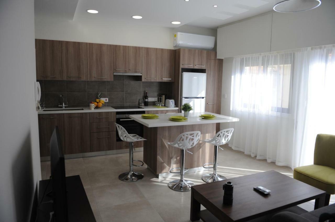 By The Way Apartment لارنكا المظهر الخارجي الصورة